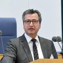 DRB Vorstandsvorsitzender Jens Gnisa DRB Vorstandsvorsitzender Jens Gnisa bei Rede